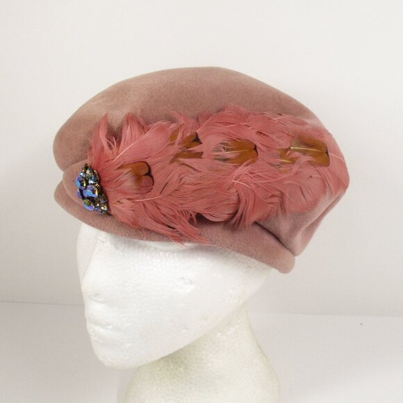 Vintage 1940's - 50's Pink Pillbox Hat Woman's Feathers & Brotch Chevalier Italy - Picture 1 of 9